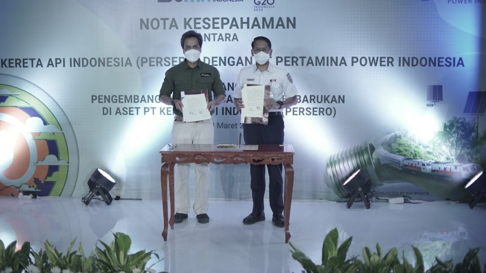 Pertamina Jajaki Pembangunan PLTS di Aset PT KAI