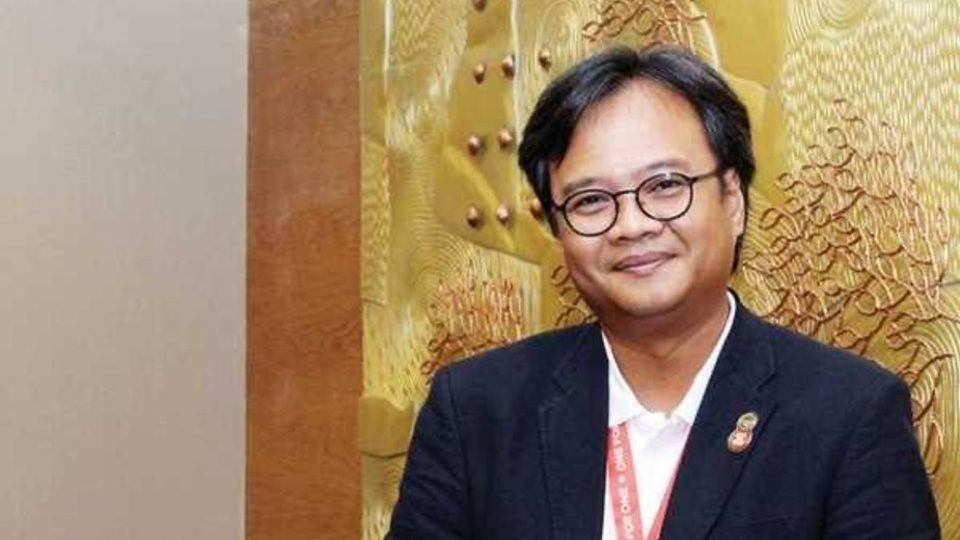 Pertamina “Bajak” Bos Air Asia