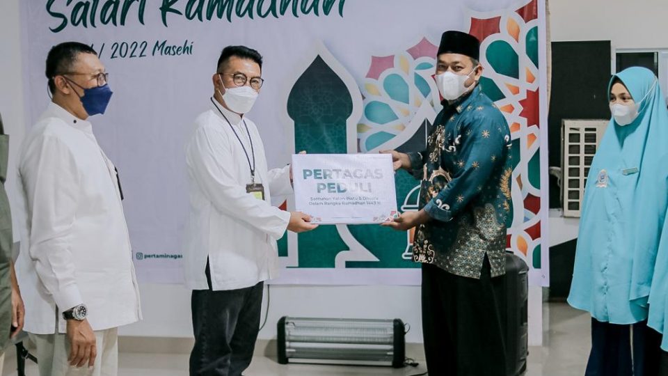 Pertagas Salurkan Santunan ke Yatim dan Dhuafa