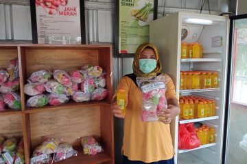 Mak Edah, Kartini Berjasa dari Desa Tanjung