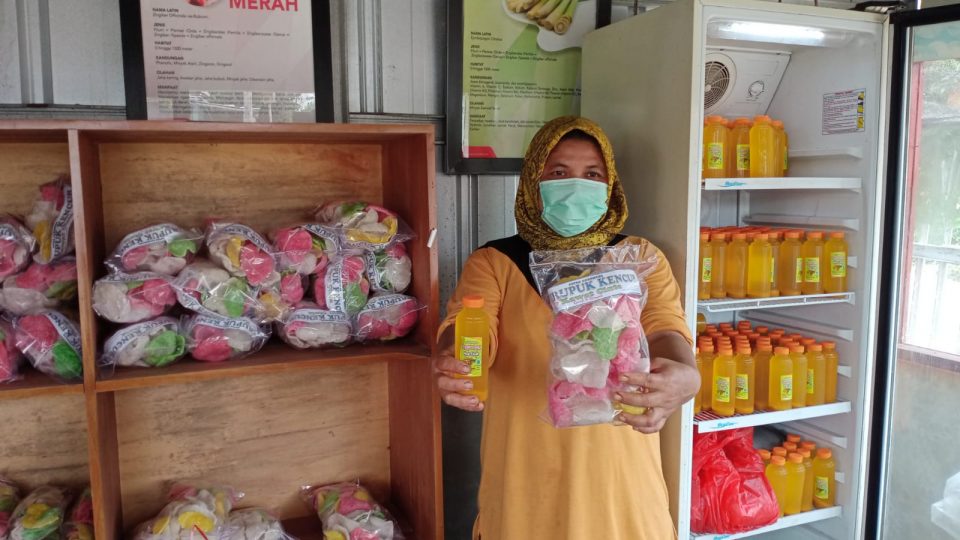 Mak Edah, Kartini Berjasa dari Desa Tanjung