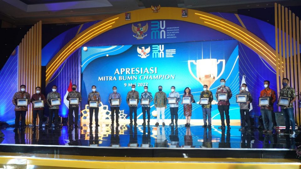 PLN Raih Penghargaan Mitra BUMN Champion 2022