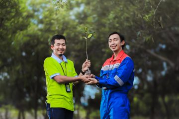 Proteksi Pesisir Pantai Kota Dumai, Pertagas Tanam 2000 Mangrove di Hari Lingkungan Hidup Sedunia