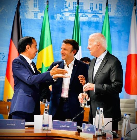 Presiden Jokowi Tawarkan Investasi Mobil Listrik dan Baterai Litium di Indonesia kepada Negara Anggota G7