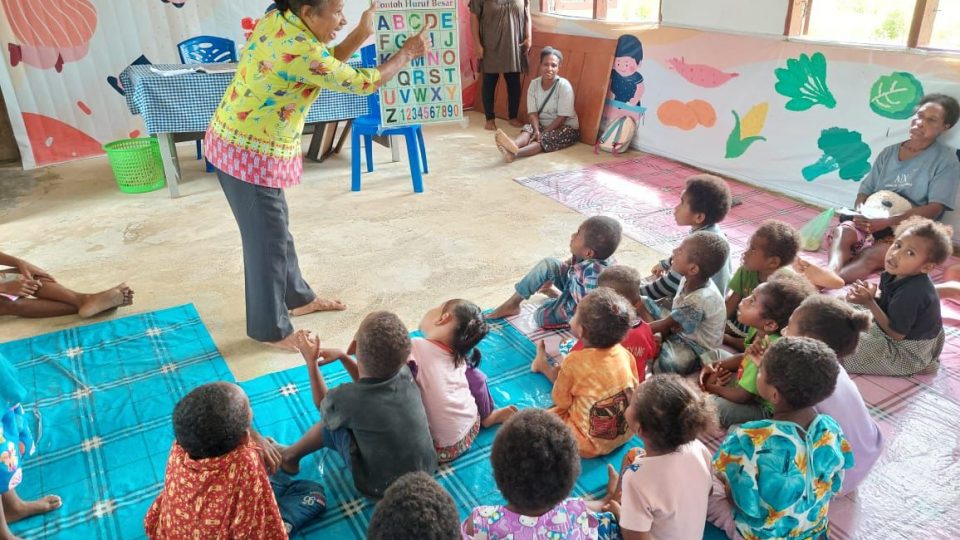 Program Klayas Cerdas KPI RU VII Kasim Optimalkan Pemenuhan Pendidikan Anak Adat