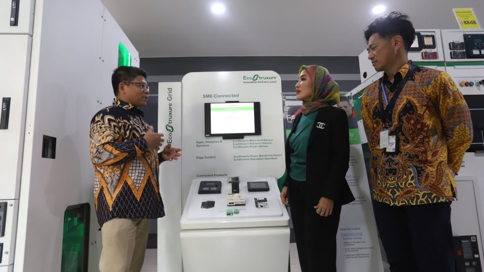Schneider Electric Targetkan 100% Energi Terbarukan di Pabrik Pintar Cikarang Pada 2025