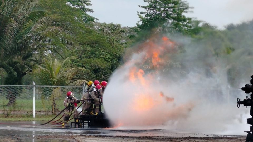 Seru! Pekerja PHE Unjuk Gigi Kemampuan Pemadaman Kebakaran dan Penyelamatan di UFRC 2022