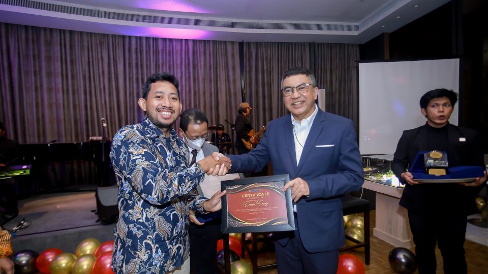 Dunia Energi Raih Penghargaan dari Thorcon Power Indonesia