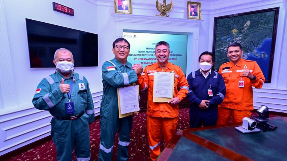 PGN – Badak NGL Segera Bangun LNG Bunkering di Bontang