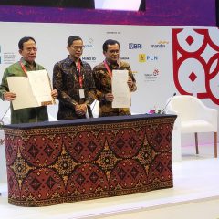 Bukit Asam Bangun PLTS di Area Pabrik Semen Indonesia