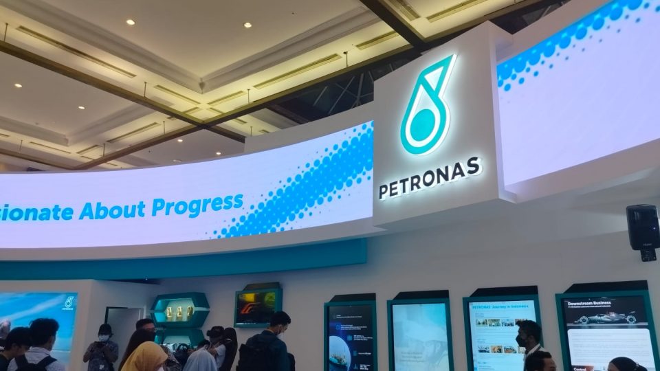 Petronas Tikung Pertamina dan Exxon di Proyek Masela