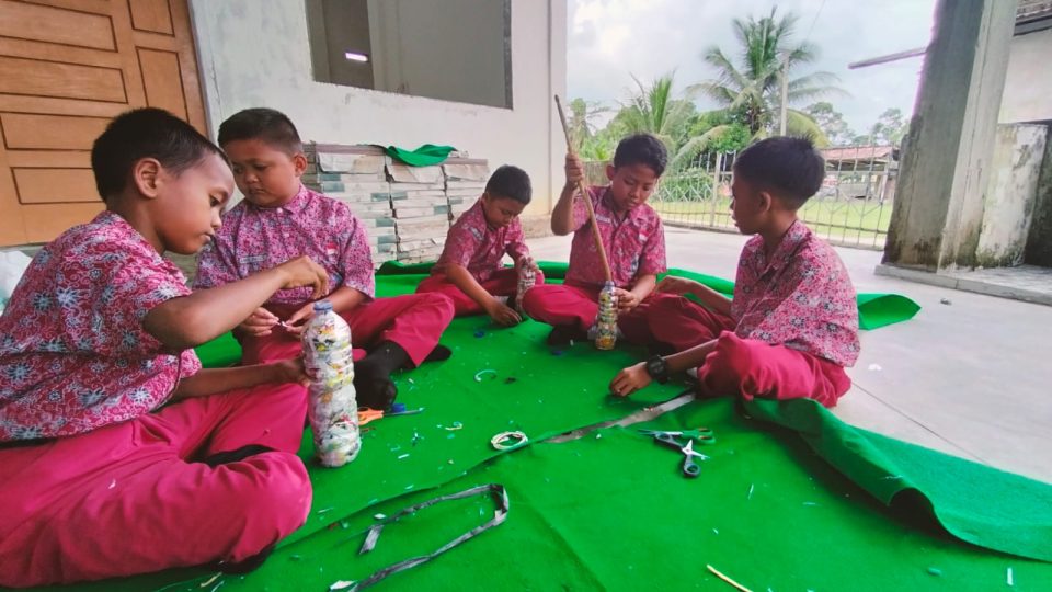 Berdamai dengan Limbah Plastik Demi Masa Depan Lebih Baik