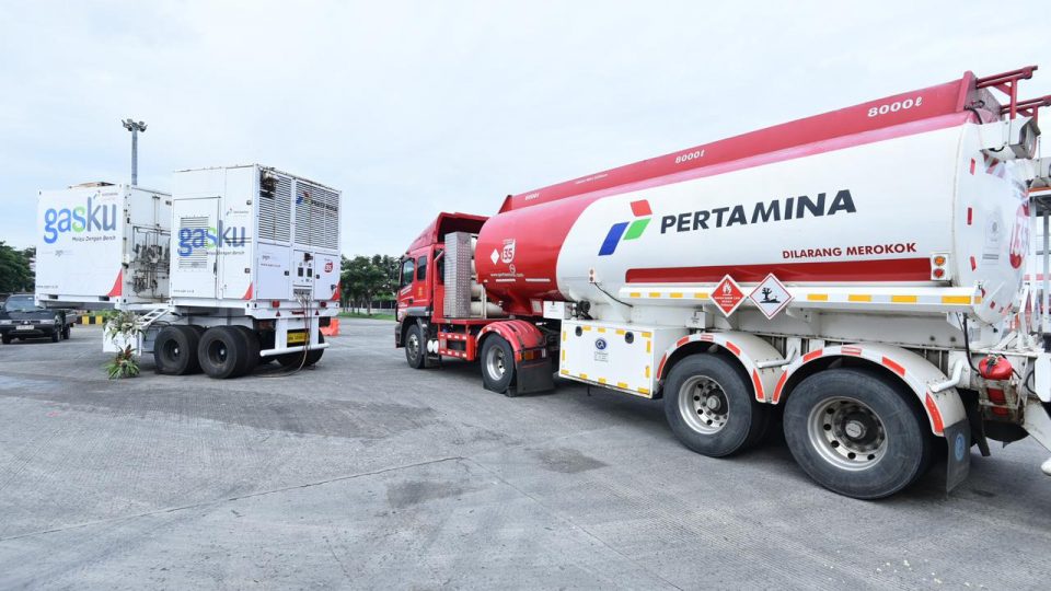 Mobil Tangki BBM Pertamina Mulai Gunakan CNG
