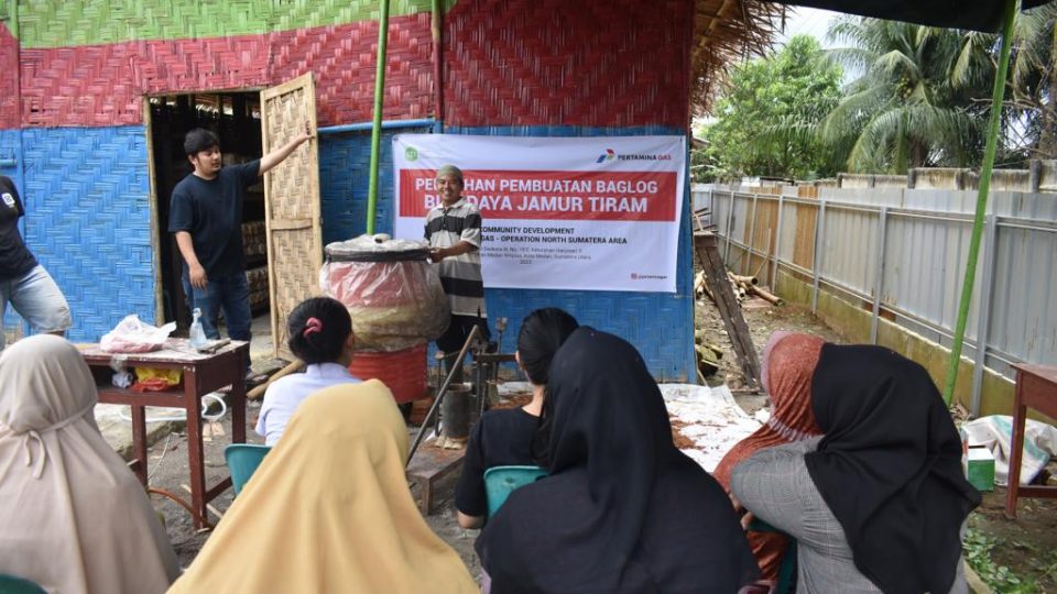 Pertagas Berikan Pelatihan Pembuatan Baglog Tingkatkan Keterampilan Mitra Binaan di Medan