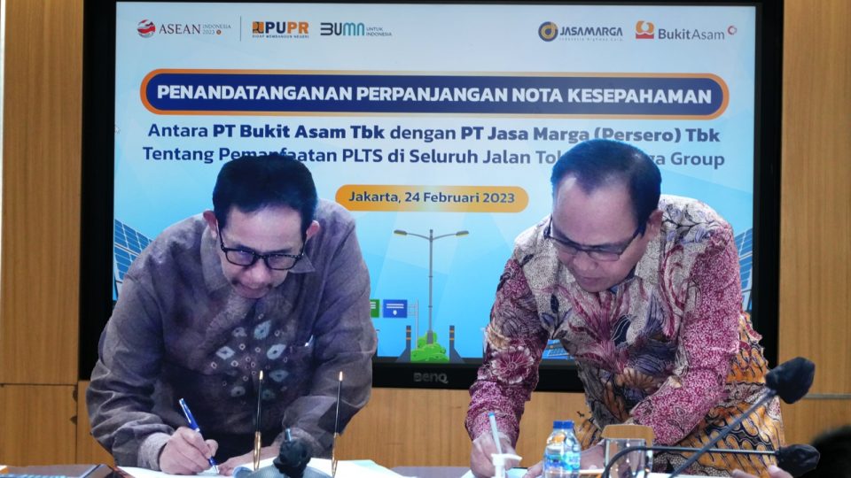 PTBA dan Jasa Marga Lanjutkan Kolaborasi Pengembangan PLTS di Jalan Tol