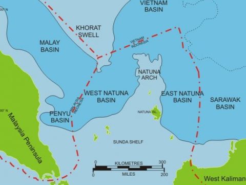Jack Up Rig untuk Proyek Duyung di Natuna Lewati Selat Hormuz Menuju Batam