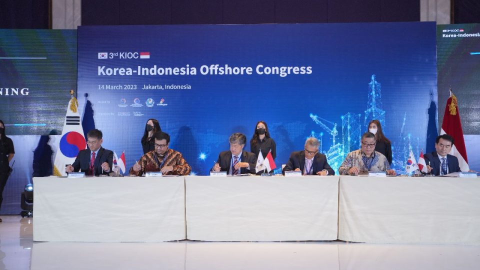 ELNUSA Gendeng KHAN Tingkatkan Kemampuan Jasa Pengelolaan Platform Migas