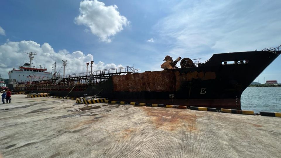 PIS Sukses Lakukan Salvage, Kapal MT Kristin Bersandar di Pelabuhan PDS Lombok