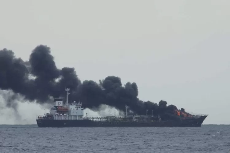 Kapal Pengangkut Terbakar, Ini Kondisi Pasokan BBM Pertamina ke Lombok dan Bali