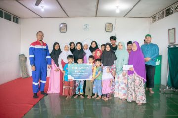 Pertagas Beri Santunan di Area Proyek Pipa Gas Senipah – Balikpapan