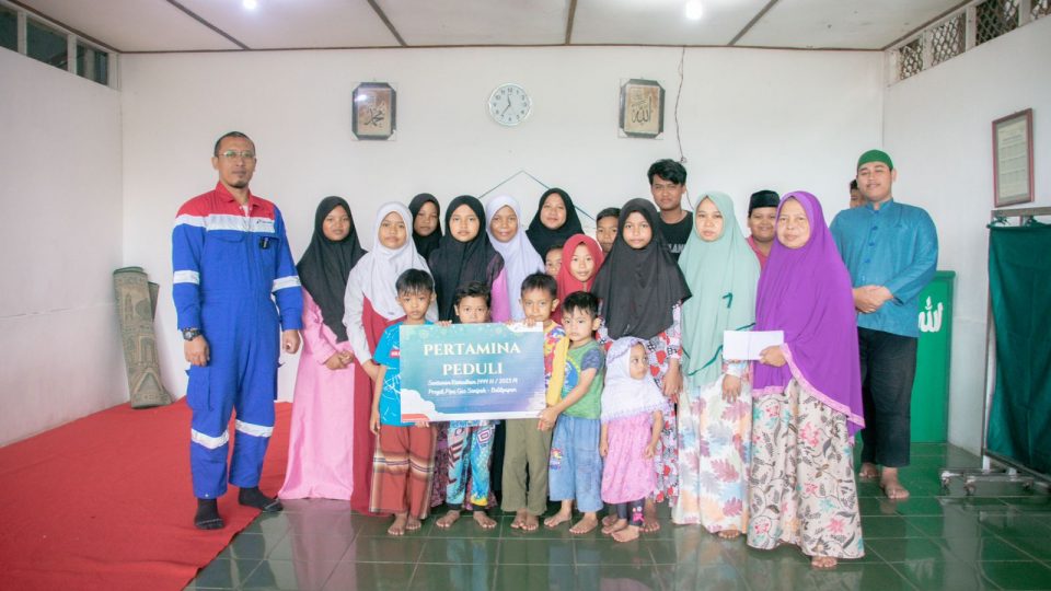 Pertagas Beri Santunan di Area Proyek Pipa Gas Senipah – Balikpapan