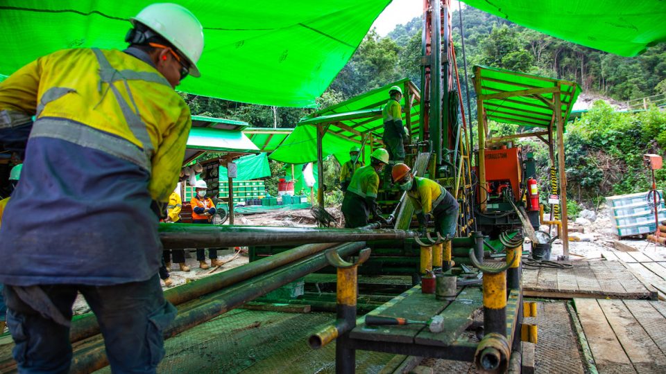 PT STM Rampungkan Pemboran Helicoptermounted Drill Rig