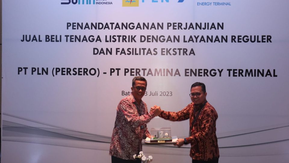 Pertamina Energy Terminal dan PLN Teken Perjanjian Jual Beli Listrik Terminal BBM Pulau Sambu