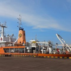 Kapal Geomarin III Badan Geologi Buru Cadangan Migas di Perairan Bone