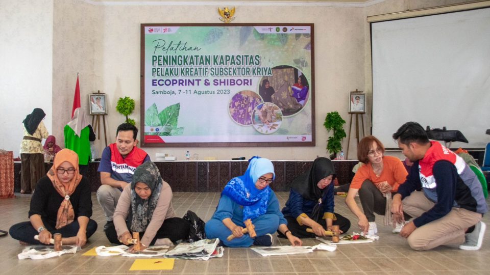 Pertagas Gelar Pelatihan Ecoprint & Shibori di Kecamatan Samboja, Kukar