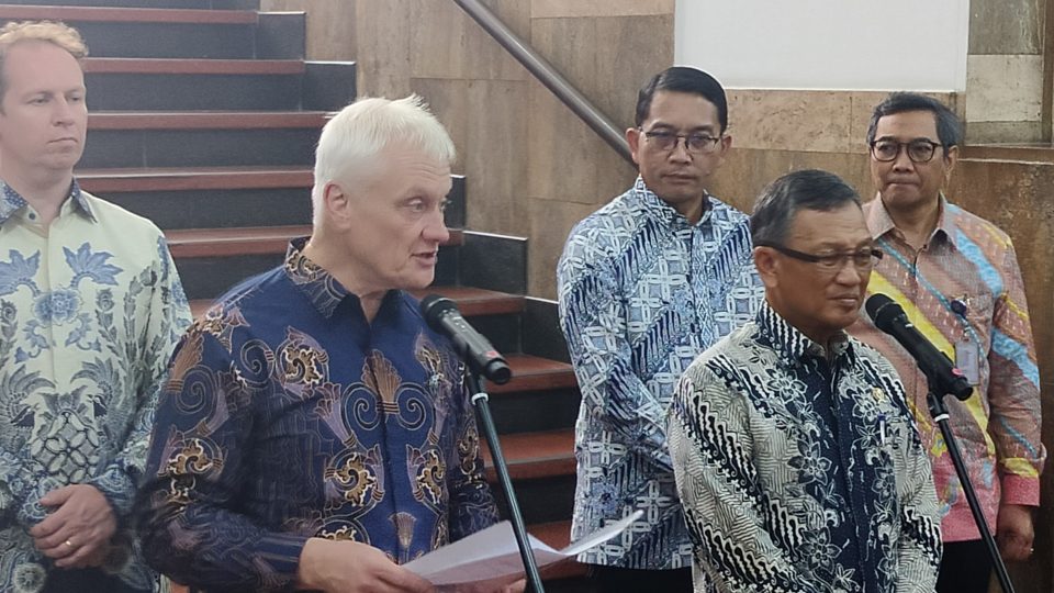 Inggris Gelontorkan Rp135 Miliar Dorong Pengembangan EBT di Wilayah Terpencil