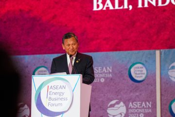 Menteri ESDM Dorong Implementasi Interkoneksi Pipa Gas dan Jaringan Listrik di kawasan ASEAN