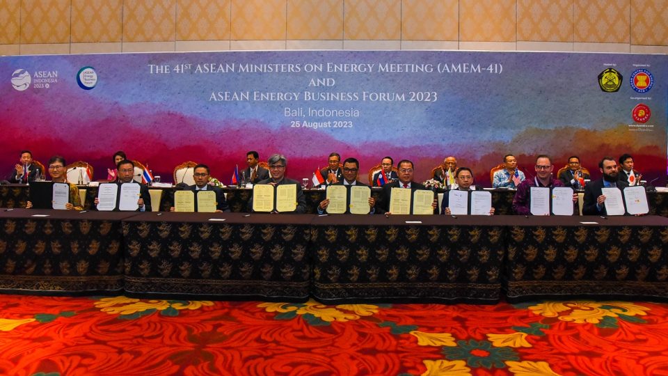 PLN Jajaki Ekspansi Interkoneksi Kelistrikan Bawah Laut Sumatera – Peninsular