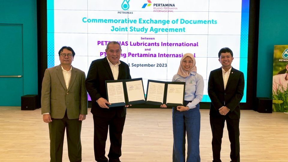 Pertamina – Petronas Jajaki Pembangunan Pabrik Oli Berkapasitas 800 Ton per Hari di Cilacap