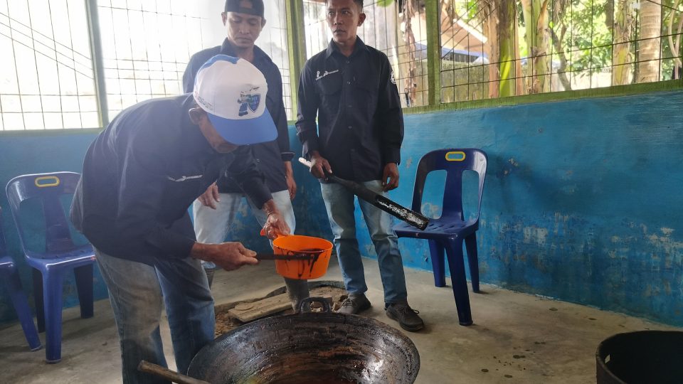 Jaga Tradisi Leluhur Berbuah Rezeki dari Gula Aren