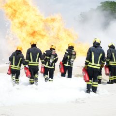 Pekerja Pertamina Hulu Mahakam Jalani LNG Fire Fighting Training di Badak LNG