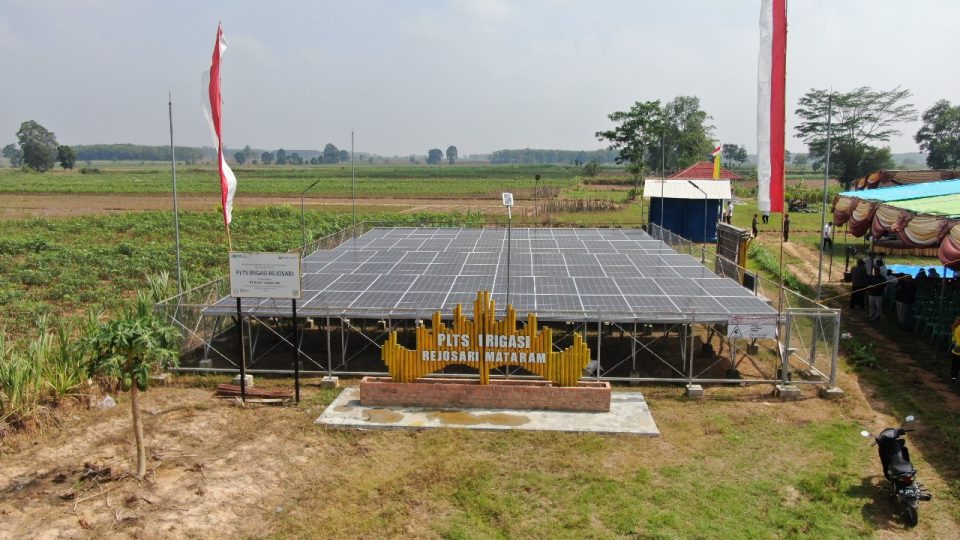 PLTS Irigasi PTBA Dongkrak Produktivitas Petani Lampung Tengah