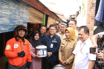 Pemerintah Mulai Bagikan Rice Cooker Gratis