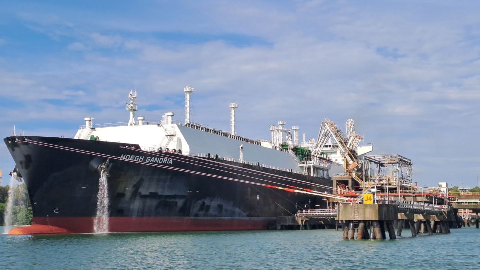 PGN Jual Beli LNG di Pasar Internasional 