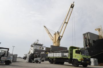 Perdana di 2024, INALUM Ekspor Alumunium ke China