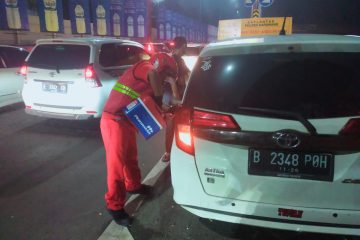 Motoris Gerak Cepat Layani Pemudik Kehabisan Bensin di Tol Semarang – Solo