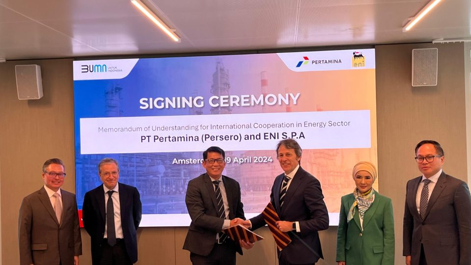 Pertamina Gandeng ENI Memburu Cadangan Migas di Luar Negeri