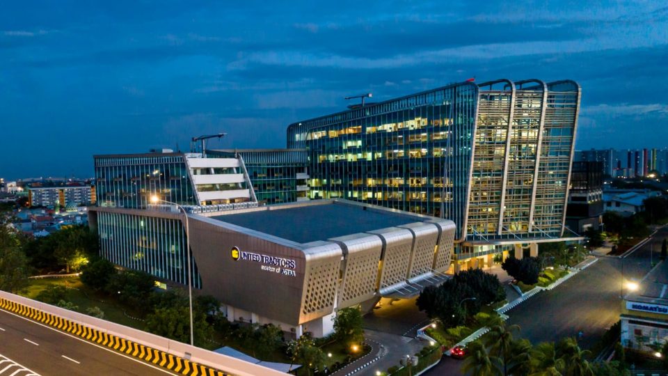 Kinerja Pertambangan Batu Bara Merosot, Laba Bersih United Tractors Turun 15%