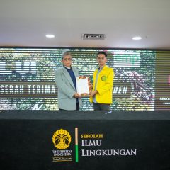 Kolaborasi Himpasiling UI dan Energi Mega Persada Wujudkan Taman Vertikal Sekolah Ilmu Lingkungan