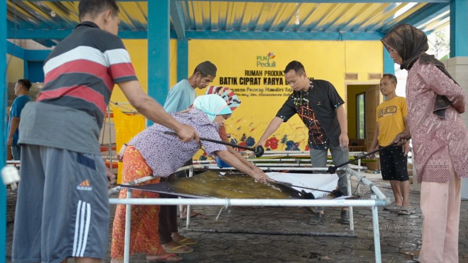 Program TJSL PLN Peduli Catat Keberhasilan Pengembangan Lapangan Kerja dan UMK Secara Nasional