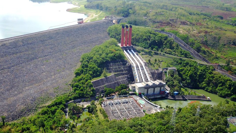Nusantara Power Bakal Bangun PLTS Terapung di Waduk Karangkates