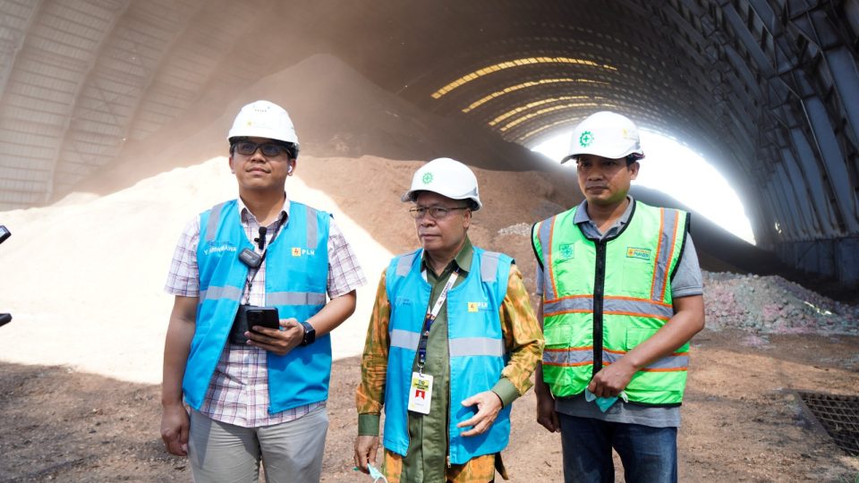 Cofiring Biomassa PLTU Jeranjang Bawa Dampak Ekonomi dan Lingkungan