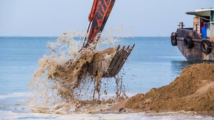 Berbahaya Bagi Lingkungan dan Kedaulatan Negara, Kebijakan Ekspor Pasir Laut Harus Dibatalkan