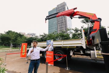 Mounted Crane PK 53002 Sanggar Sarana Baja Dorong Lifting Pertambangan