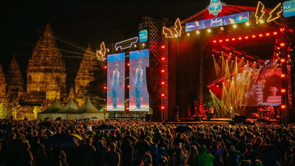 PLN Mobile Gelegar Musik Prambanan 2024 Sukses Digelar, 15 Ribu Penonton Padati Candi Prambanan