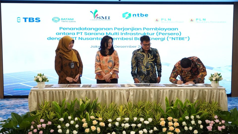 PLN Nusantara Power Raih Pendanaan Proyek PLTS Terapung Tembesi dari SMI